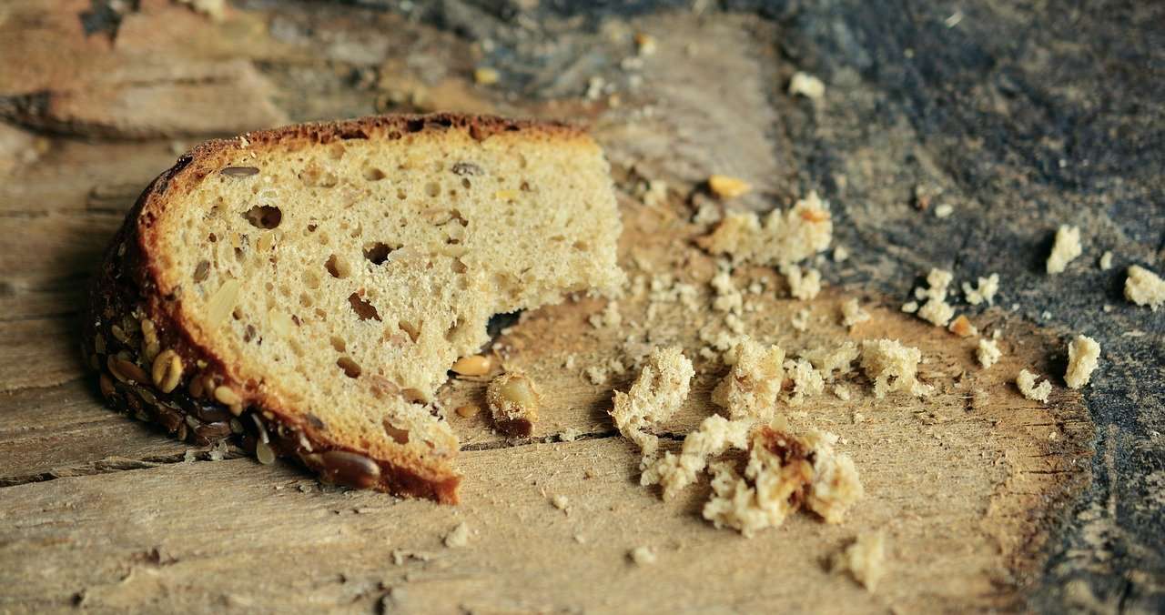 Signs You Are Only Getting Breadcrumbs in Your Relationship